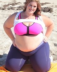 Erin Green has one of the juiciest BBW butts on the planet, so when she wants to get fucked hard, you know she heads straight for Plumper Pass. We set